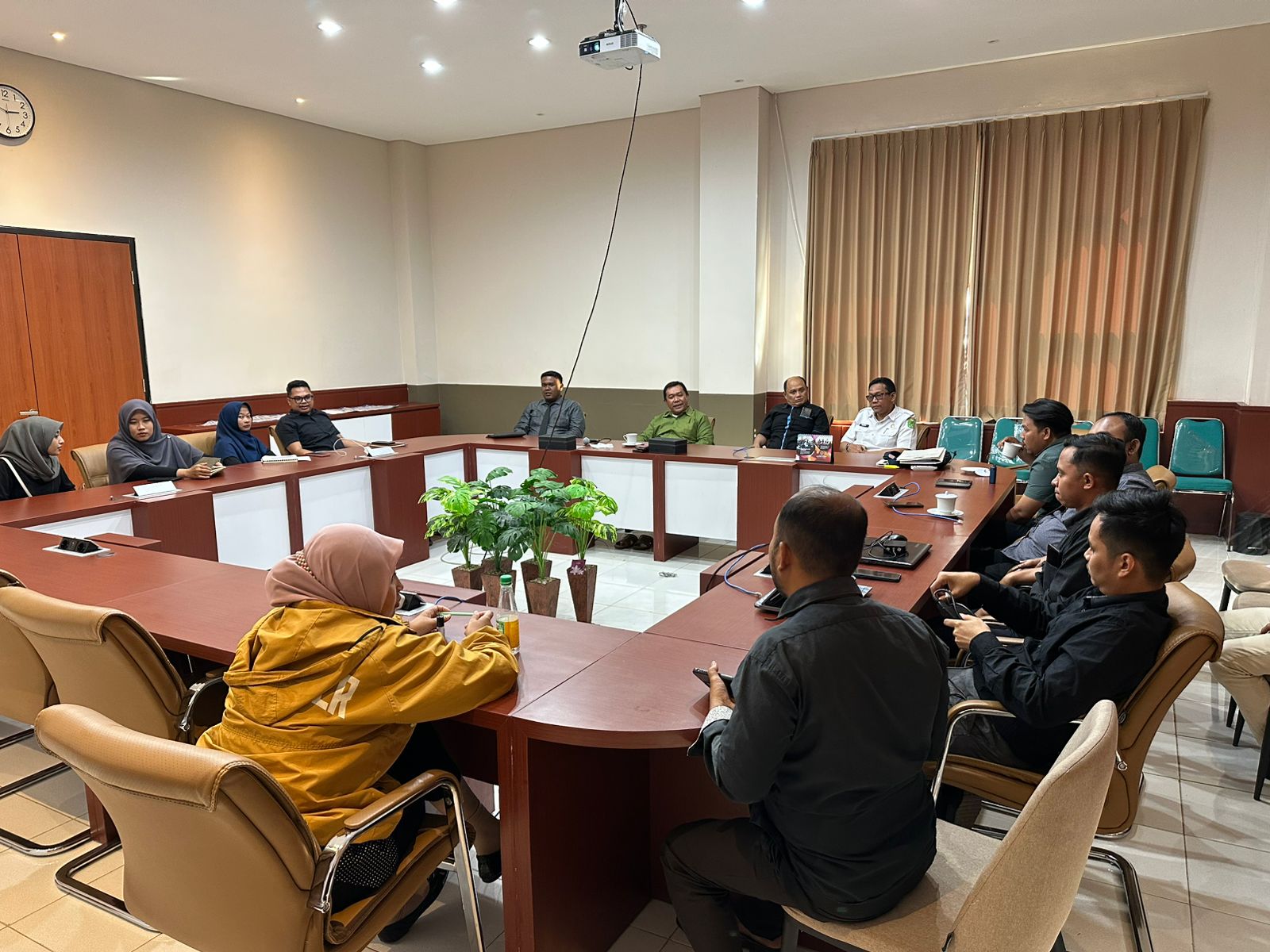 Rapat Persiapan Open Rekrutmen Duta Kampus, UNIBA Madura Hadirkan Pasangan Pembina Serasi