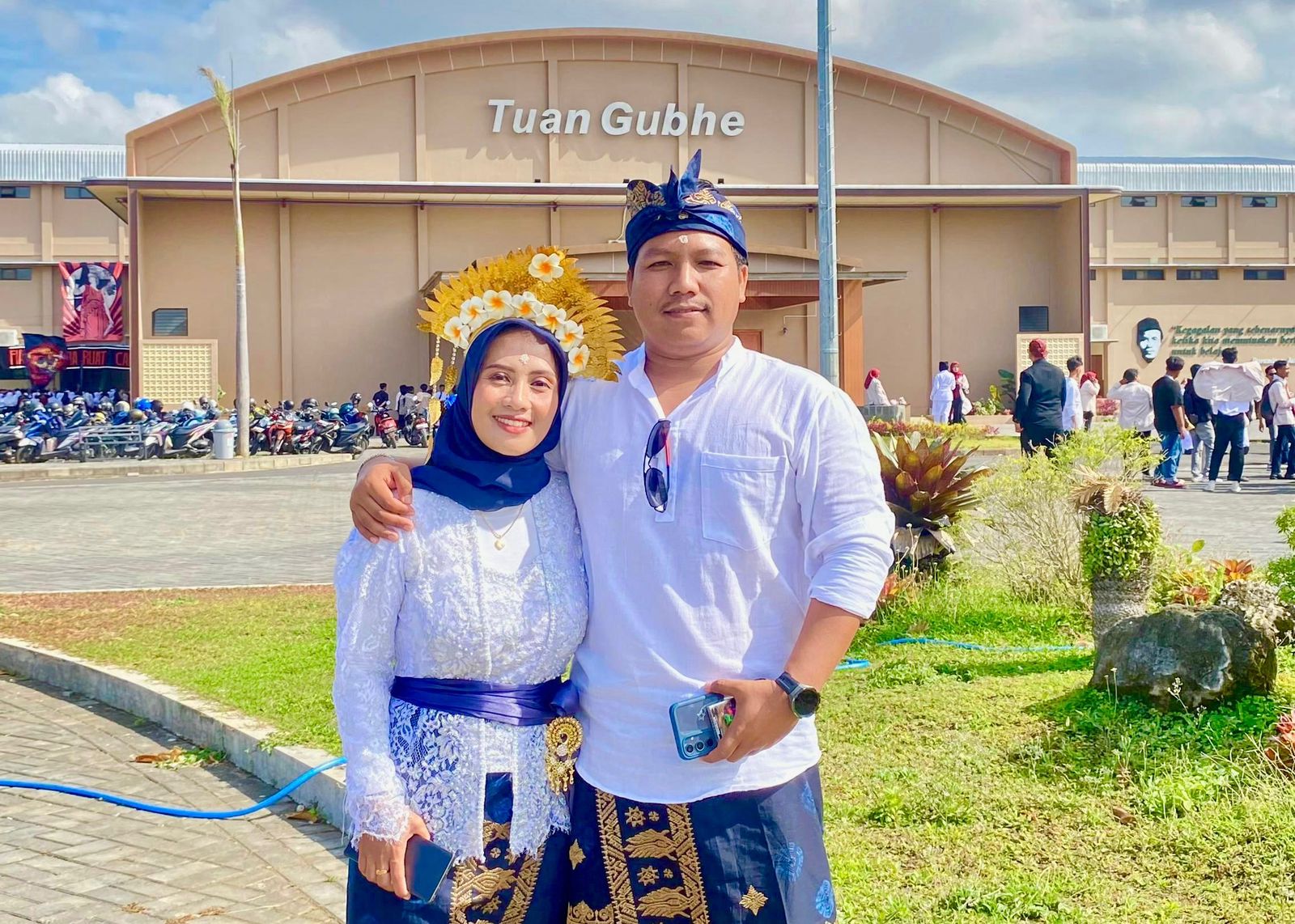 Cinta dan Dedikasi: Kisah Harmonis Dekan FST Bersama Sang Istri di Satu Kampus